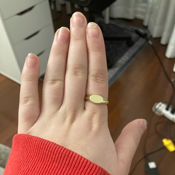 Gorgeous gold ring! - Picture 2 of 4